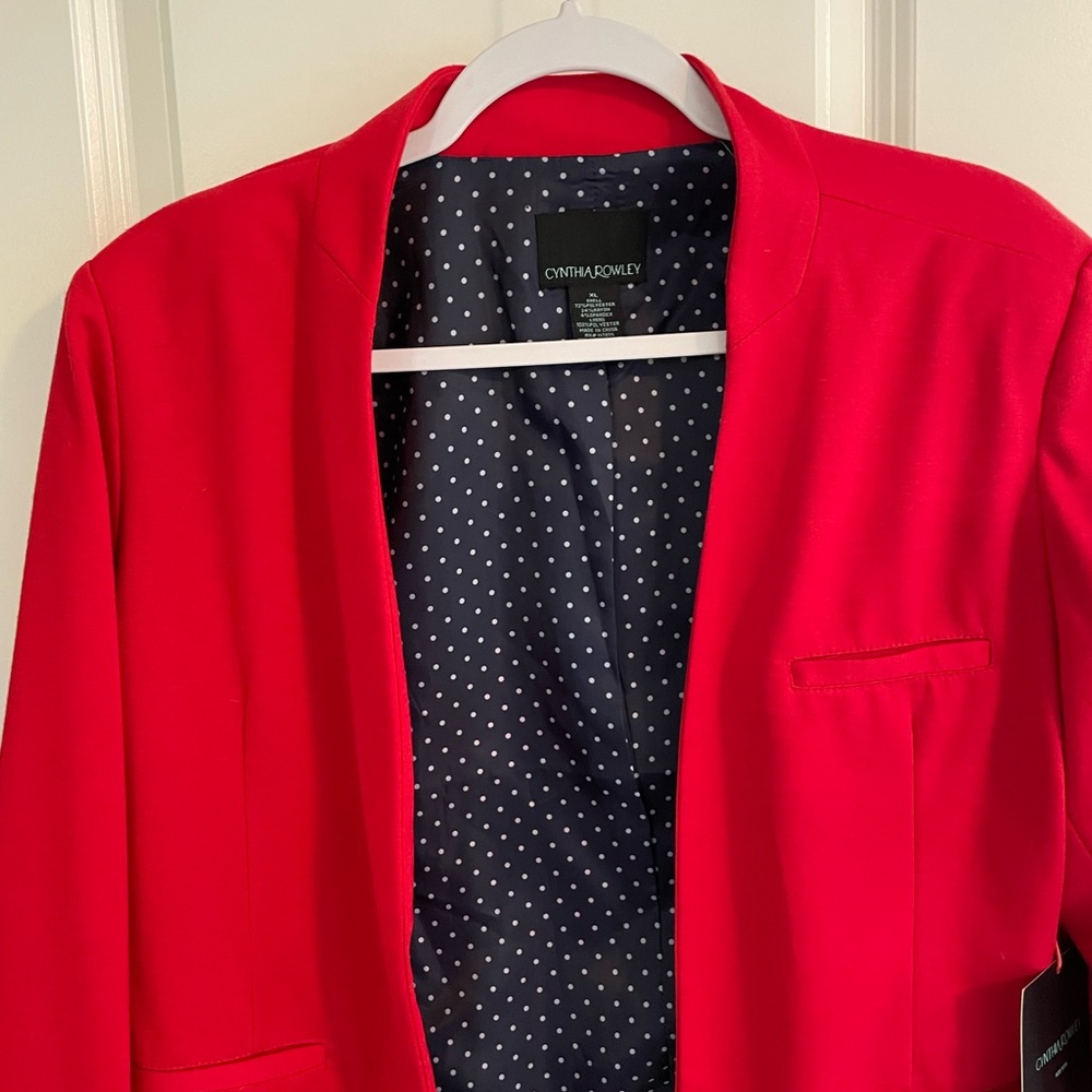 Cynthia Rowley cropped jacket. Sz XL. NWT. Red with navy shell. Fully lined.